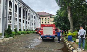 kebakaran-gedung-uin-syarif-hidayatullah