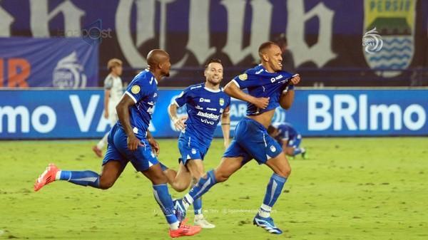 Persib vs PSS & Laga Seru Lainnya